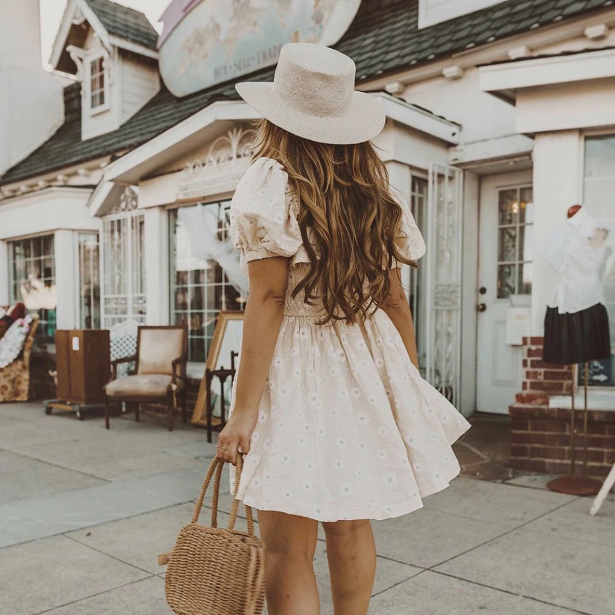 Spalle scoperte Hippie Sexy ricamo Mini abito manica a sbuffo scollo a barchetta abiti retrò Pop estate spiaggia Boho abiti corti da donna