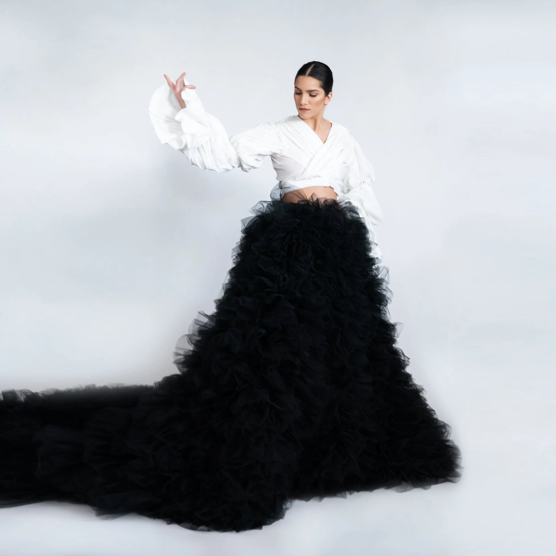 

2022 Elegant Black Ruffled Pleated Tulle Skirt Floor Length Long Women Skirts With Train Puffy Maxi Tulle Skirt Elastic Waist