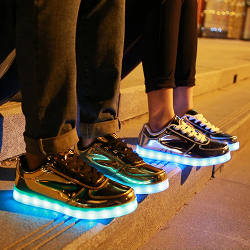 Zapatos con luz Led brillante para hombre y mujer, lámpara deportiva informal, botas doradas y plateadas para fiesta, zapatillas planas de baile