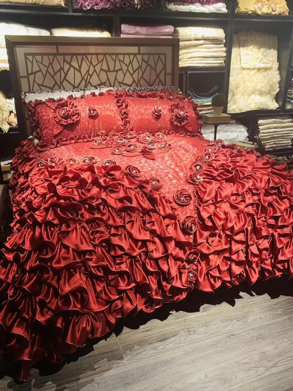 Luxury European Wedding Style Jacquard Bedspread, Stereoscopic Rose Lace Edge, Bed Sheet, Bed Skirt, Pillowcases, Red, Champagne