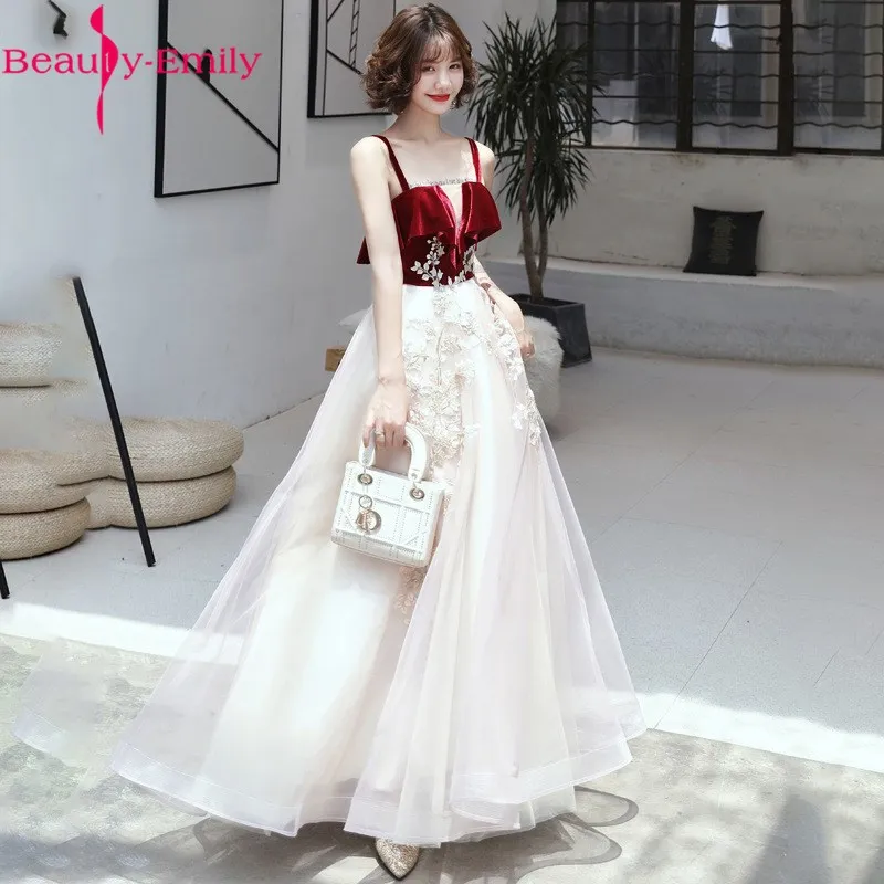 

Charming Boat Neck Spaghetti Strap Long Evening Dress with Appliques 2020 New Sleeveless Lace Up Back Special Occasion Dress