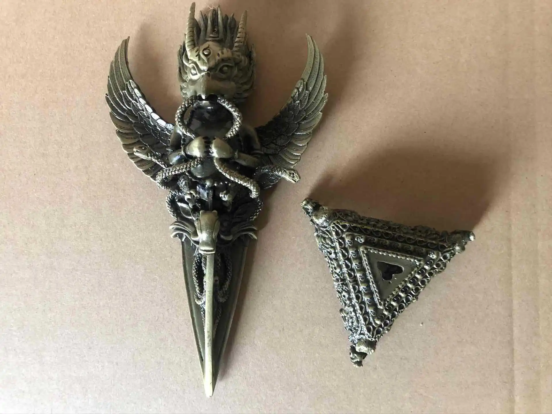 Vajra Pestle Pure Copper Alloy Gold-winged Dapeng Bird Diamond Plaque with Base Metal Crafts Tibetan Buddhism Secret Patriarchal