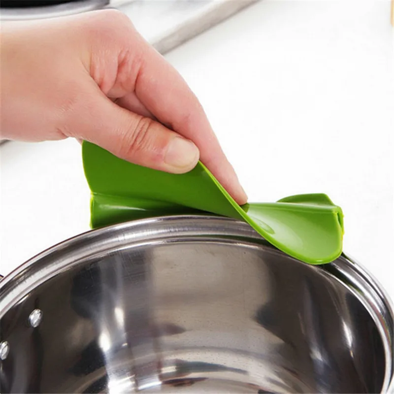 Silicone Liquid Funnel Anti-spill Portable Slip On Pour Soup Spout Funnel Gadget For Pots Pans And Bowls And Jars Kitchen Tools