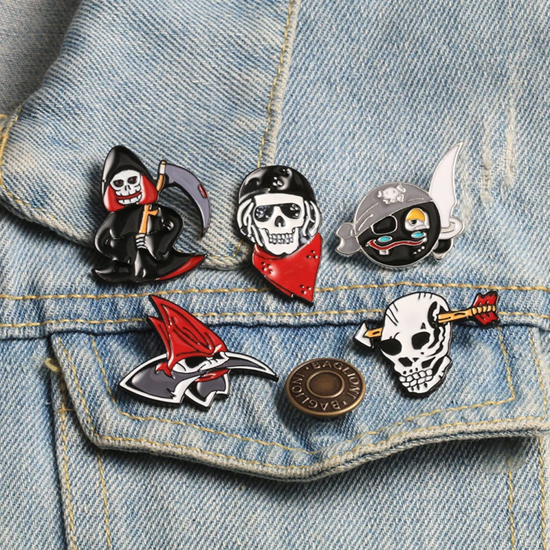 Punk Dark Black Brooches Skeleton Head Skull Sickle Pirate Enamel Pin Gothic Creative Badge Clothes Lapel Pins Halloween Jewelry