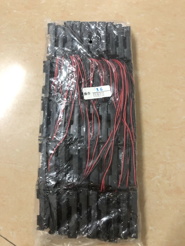 AAA بطارية حامل صندوق تخزين الحاويات 2 فتحات ل 2 x AAA الأسود مع التوصيل البلاستيك بطاريات قذيفة