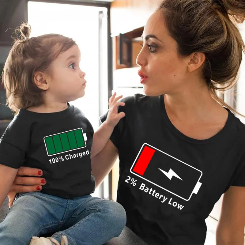 2021 New Family Matching Clothes Look Matching Outfit Funny Battery Clothes Dad Mom Boy Girl T-shirt Daddy Mommy Me Baby Clothes