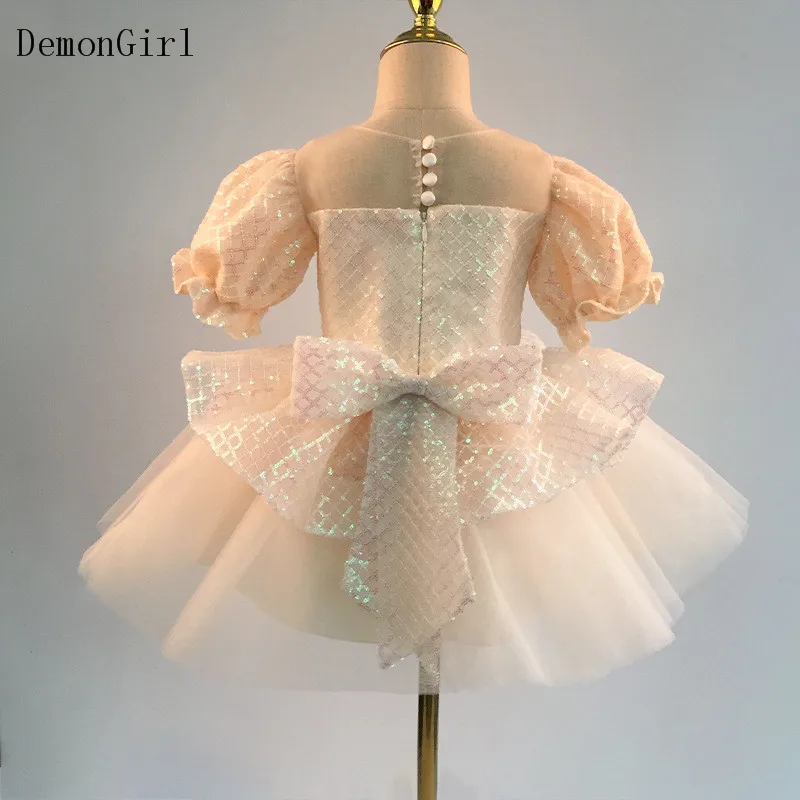 Gorgeous Flower Girl Dresses O Neck Sequined Tulle Short Sleeves Baby Girl Birthday Gowns Ruffle Tiered with DetachableTrain