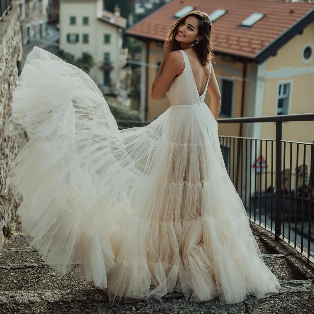 Robe de mariée en Tulle à plusieurs niveaux, col en V, volants bouclés, dos ouvert, fermeture éclair, boutons, robe de plage, sur mesure, grande taille, 2021