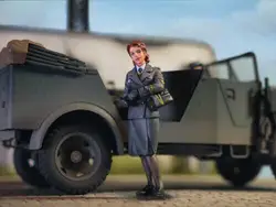 1:35 Resin kit  Women's Auxiliary Communication Unit Female Soldier