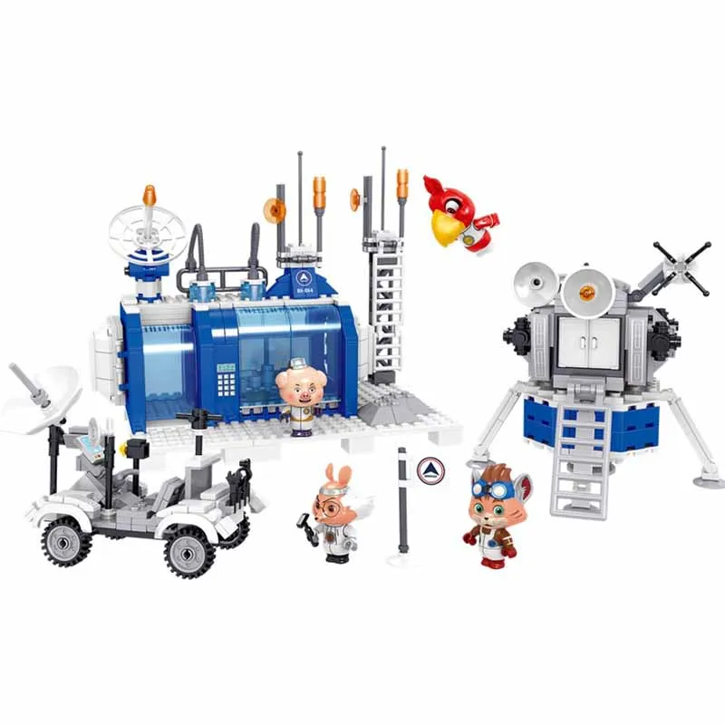 694Pcs Aerospace Lunar Exploration Center Space Shuttle Building Blocks Spaceman Astronaut Pig Cat Figures Bricks Toys Children