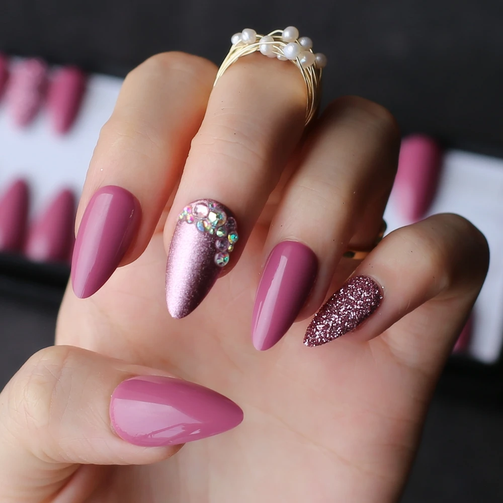 Burgundy Stiletto False nails medium almond art salon glossy Fake nails Shiny golden glitter crystal diamond Press on