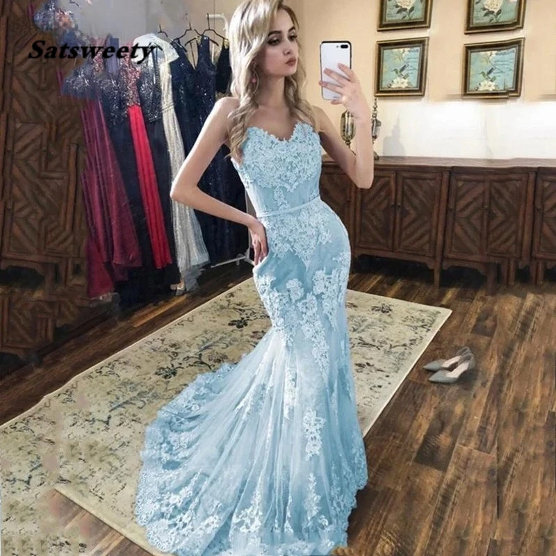 

Light Sky Blue Lace Mermaid Prom Dresses Spaghetti Straps Evening Gown Applique Sweetheart Neck Long Backless Formal Party Gowns