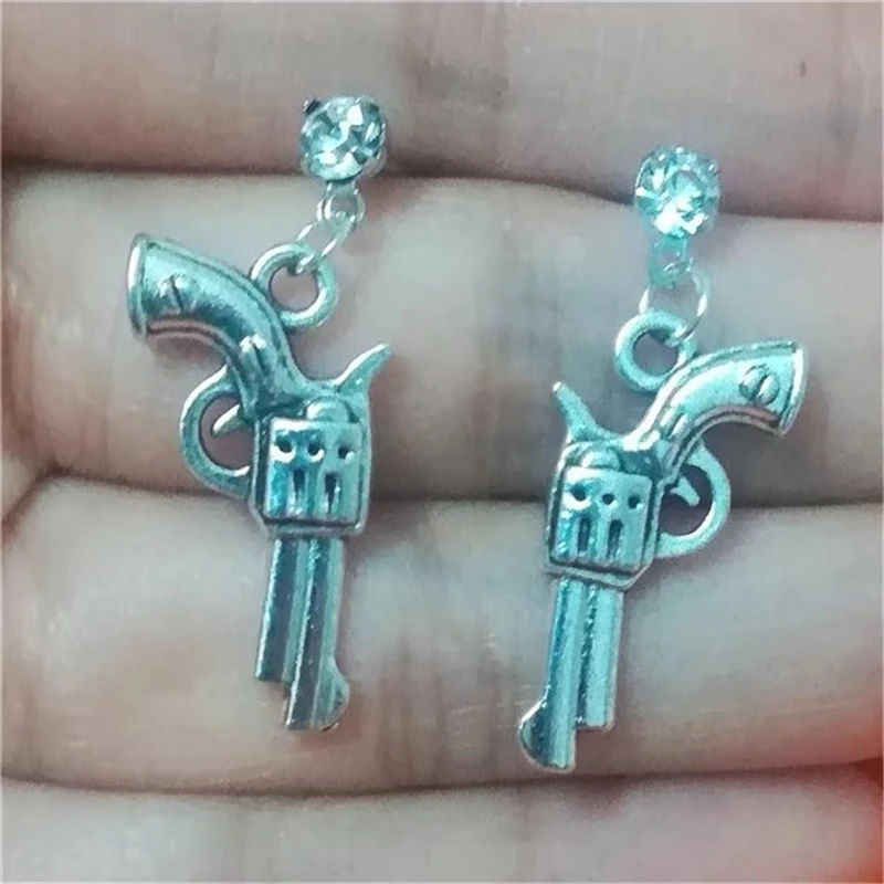 Creative Gun Pendant Stud Earrings, Gothic Pistol Earrings, Cool Stud Earrings for Man Woman