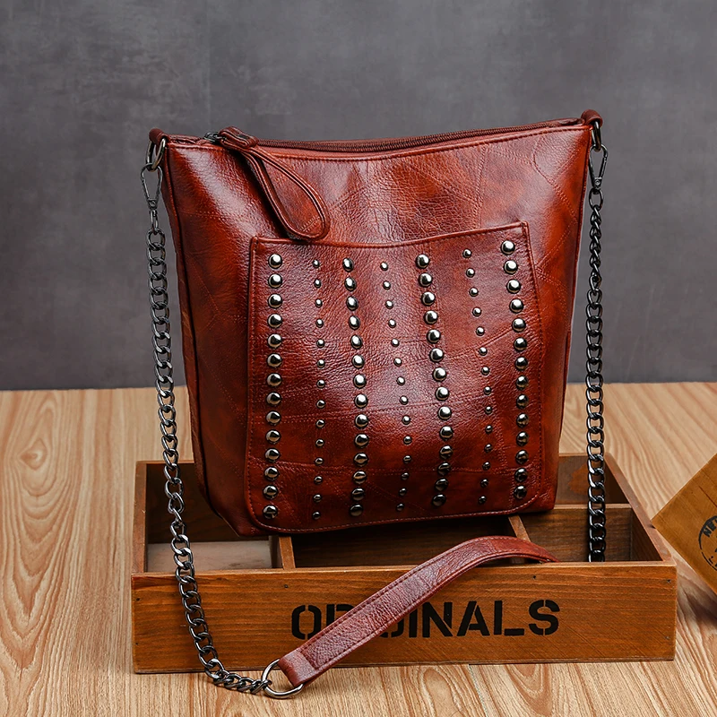

Annmouler Vintage Women Bag Large Capacity Shoulder Bag Rivet Bucket Bag Brown Crossbody Bag for Girls Pockets Messenger Bag