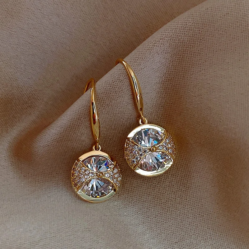 Huitan luxo cor de ouro brincos para mulheres elegantes brincos de casamento de noiva presente de aniversário nova moda jóias navio da gota
