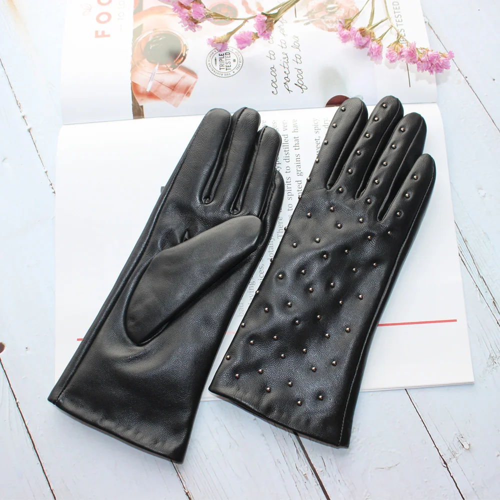 New Women\'s Sheepskin Gloves Leather Fashion Belt Rhinestone Warm Velvet Lining Gloves Winter