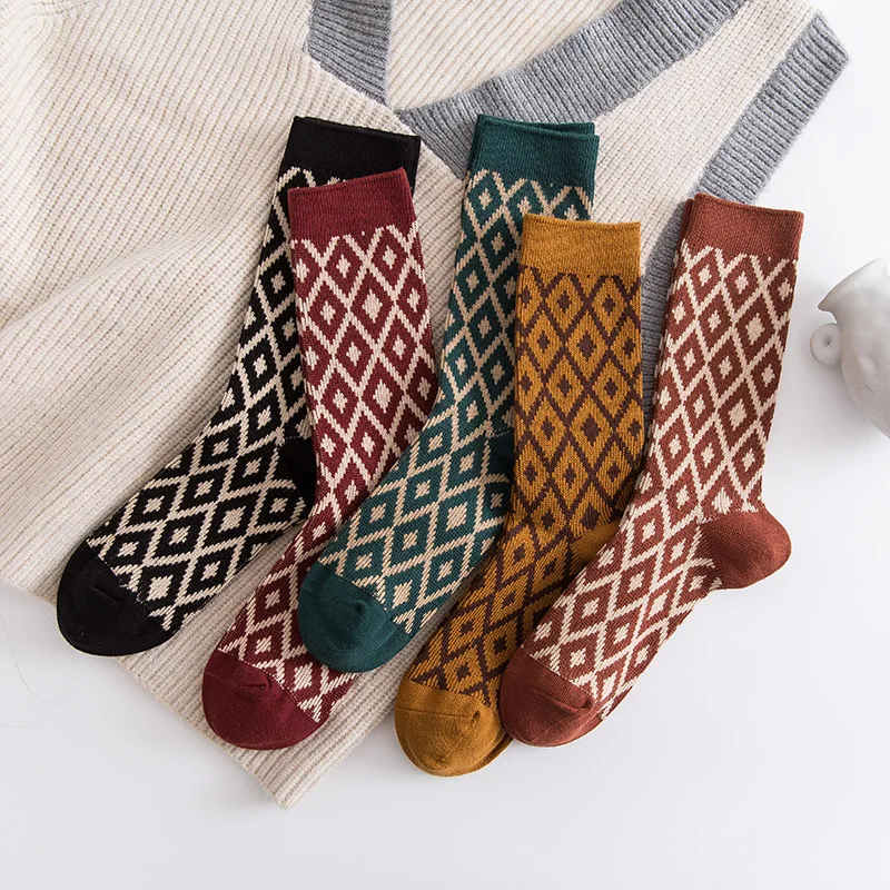 New Vinatge Rhombus Lattice Ladies Socks High Quality Cozy Breathable Cotton Casual Socks Autumn Winter Warm Chausette Femme