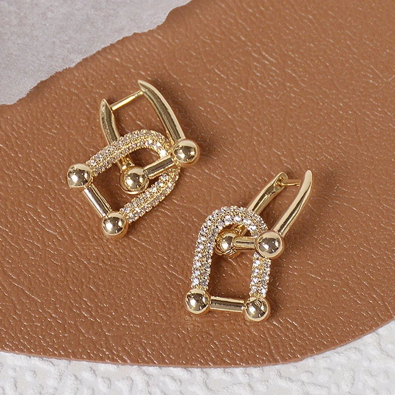 Hot Design Trendy Lock Buckle Earrings for Women Exquisite Pave Inlaid Zirconia Drop Earring Bijoux Pendant Wedding Jewelry