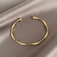2025 New Fashion Twisted Metal Cuff bracelets For Women or Men Korean Simple Jewelry Gothic Girls Versatile Classic Accessories