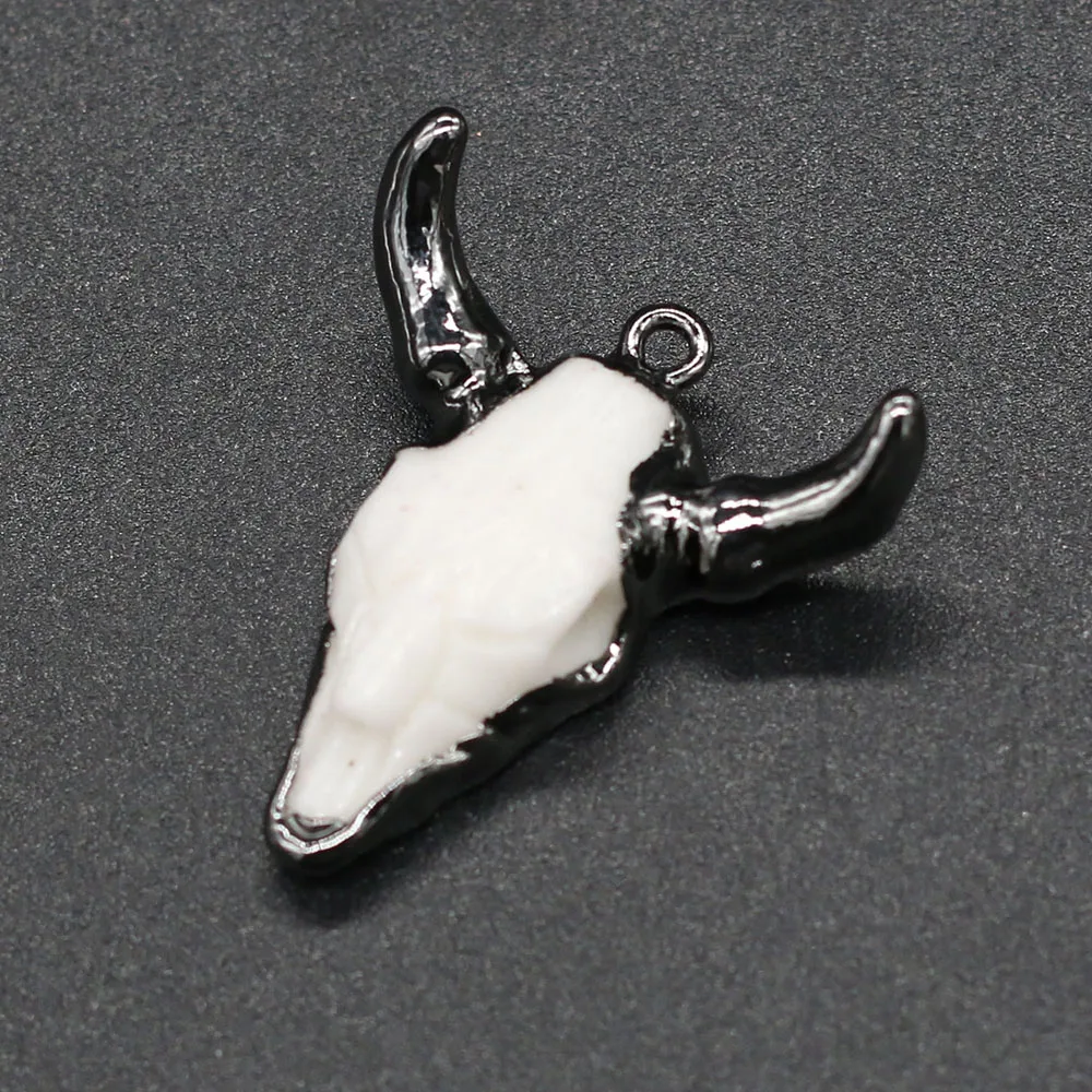 Hot New Acrylic Pendant Necklace Skull Big Bull Cattle Devil Head Horns Pendant Charms for DIY Necklace Jewelry Making Vintage