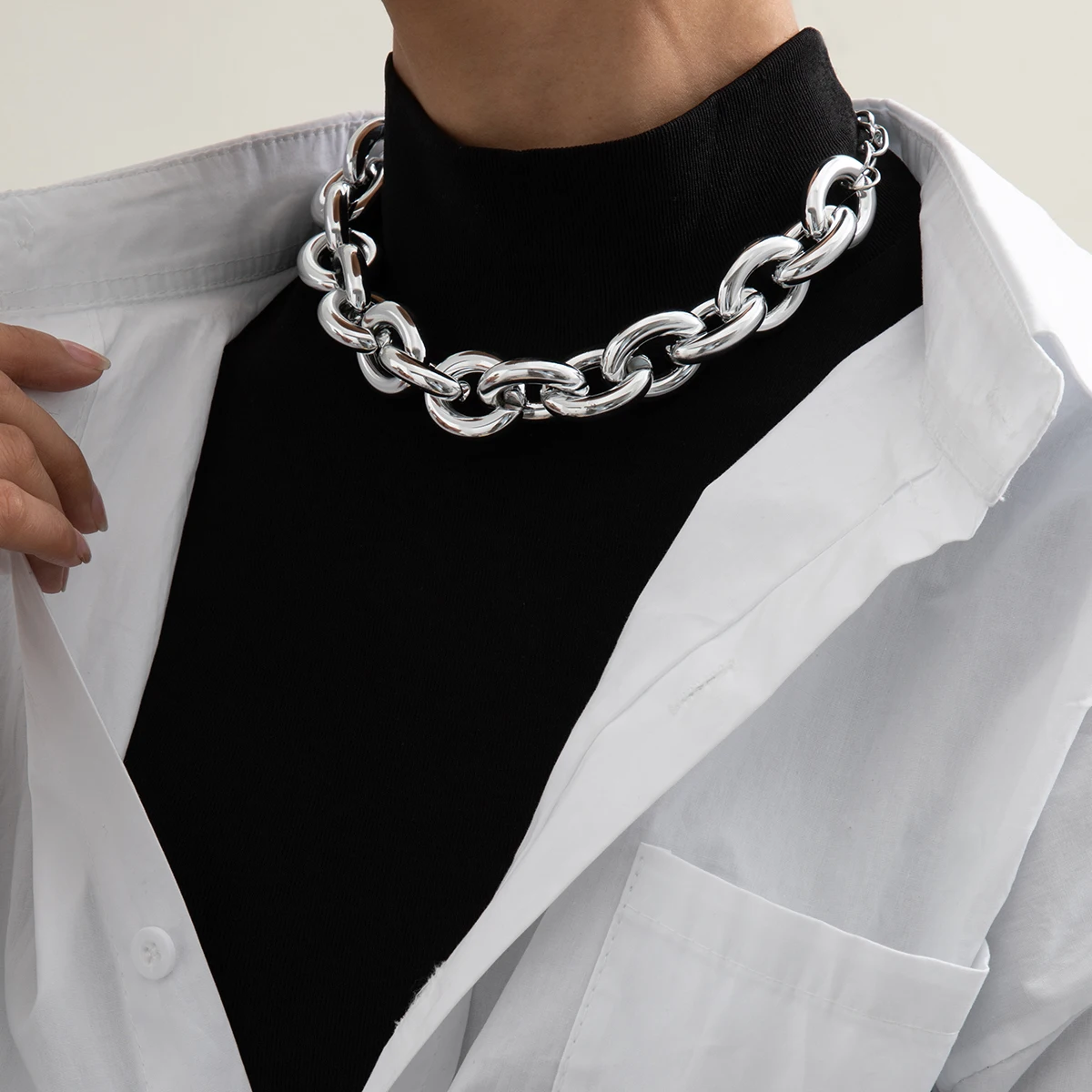 Punk Simple Sweater Short Necklace Men Creative Gold Color Acrylic Short Cross Clavicle Necklaces Girls Fashion Jewelry Gift