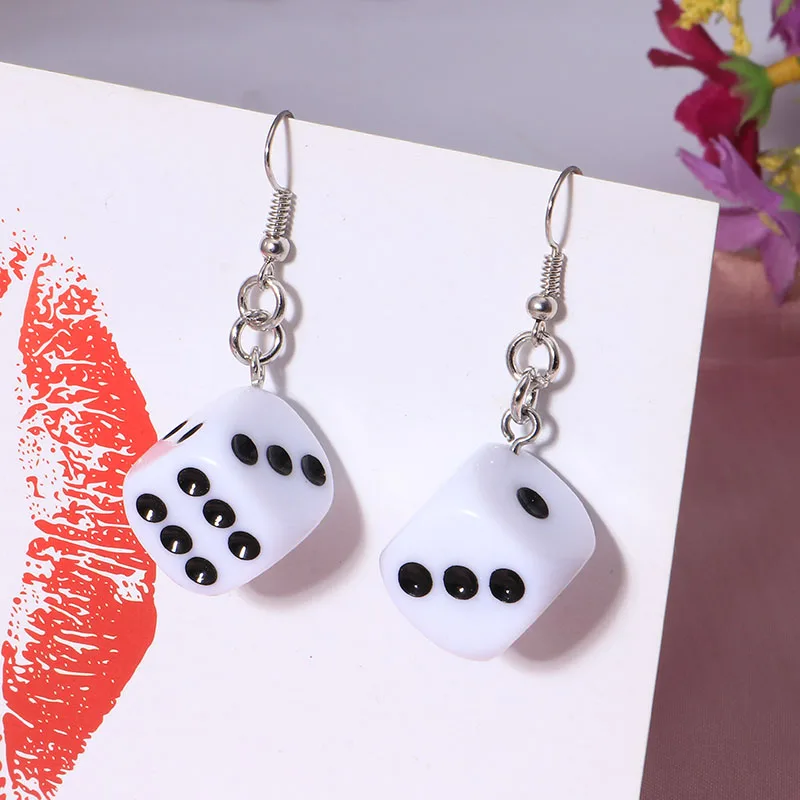 Aihua Heißer Verkauf Weiß Schwarz Farbe Platz Würfel Ohrringe für Frauen Lustige Digitale Würfel Ohrringe Femme Bijoux Brincos Berloques – Detail 7