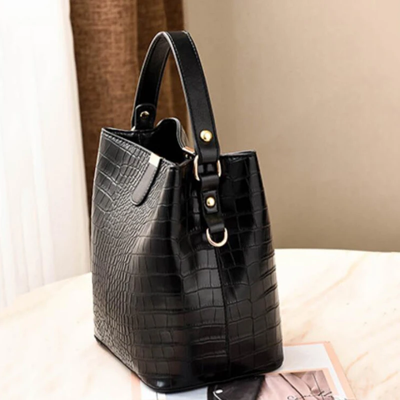 Vintage Crocodile Pattern Bucket Bag Women PU Leather Shoulder Bag Big Capacity Handbag Luxury Crossbody Bag Advanced Lady Purse