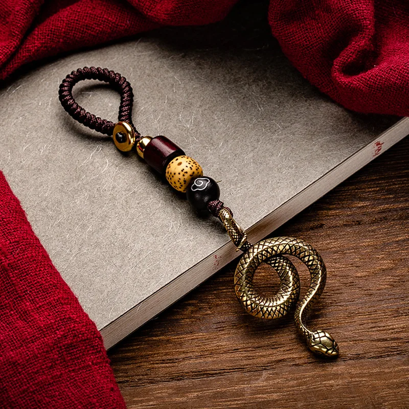 Vintage Brass Snake Rope Keychain Pendant Men Car Key Chain Ring Hanging Jewelry Copper Zodiac Animal Figurines Fashion Keyring