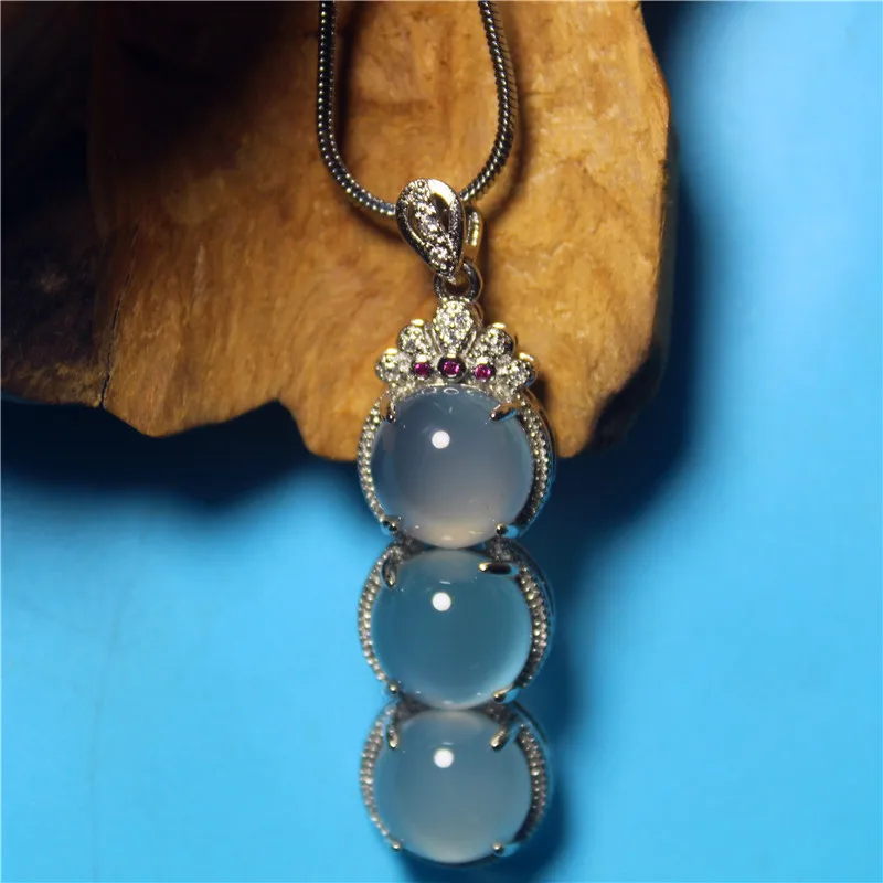 Wholesale Fashion Jewelry Chalcedony Euro-American inlaid work Beans necklace for woman feature Jewelry namour charm Gift