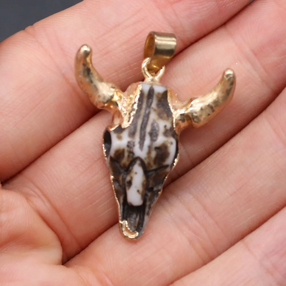 New Style Acrylic Horn Cow Head Necklaces & Pendants Charms Pendants DIY for Necklace or Jewelry Making Size 26x30mm