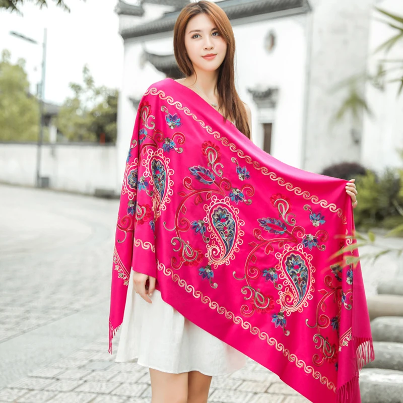 Diseñador de marca nuevas mujeres bordar flor Pashmina bufanda de Cachemira de gran tamaño viaje borlas bufanda Mantón largo bufandas de moda urdimbos