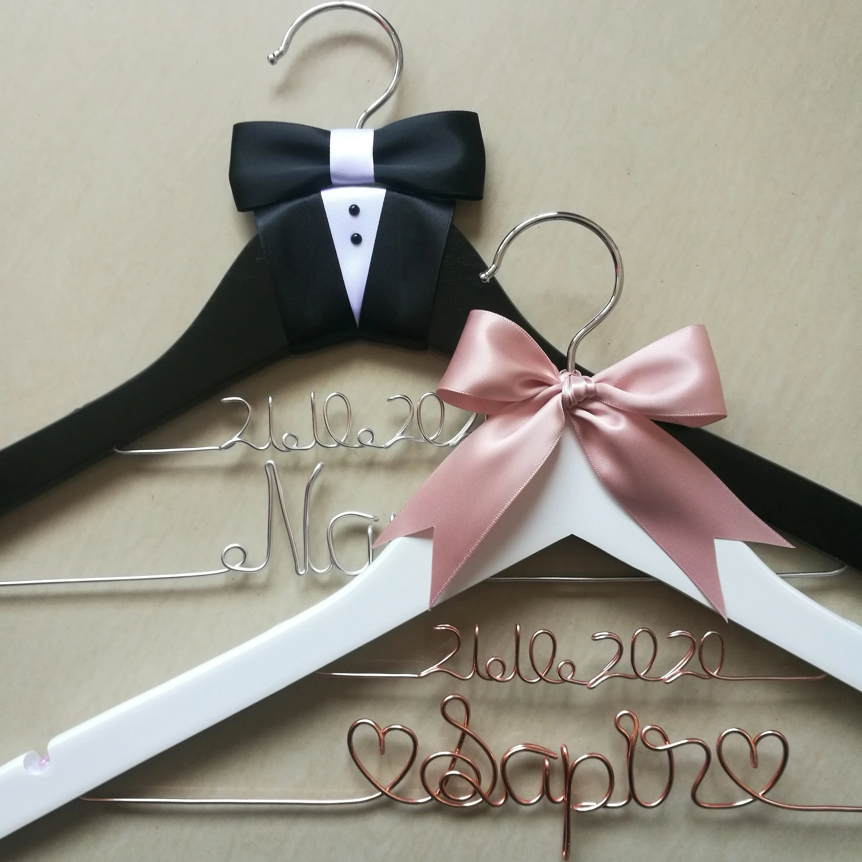 

Personalized Wedding Hanger, bridesmaid gifts, name hanger ，two hanger，can customize the text