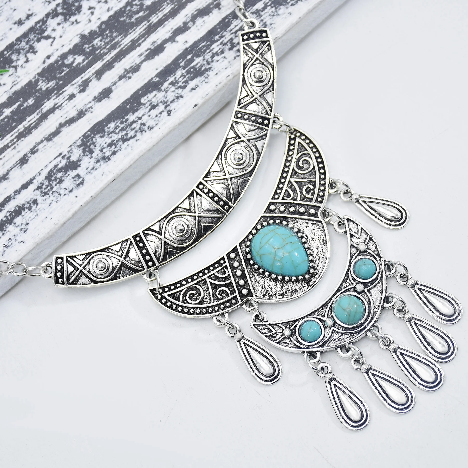 Bohemain Vintage Metal Geometric Pendant Necklaces for Women Blue Stone Ethnic Gypsy Turkish Tribal Indian Party Jewelry Gift