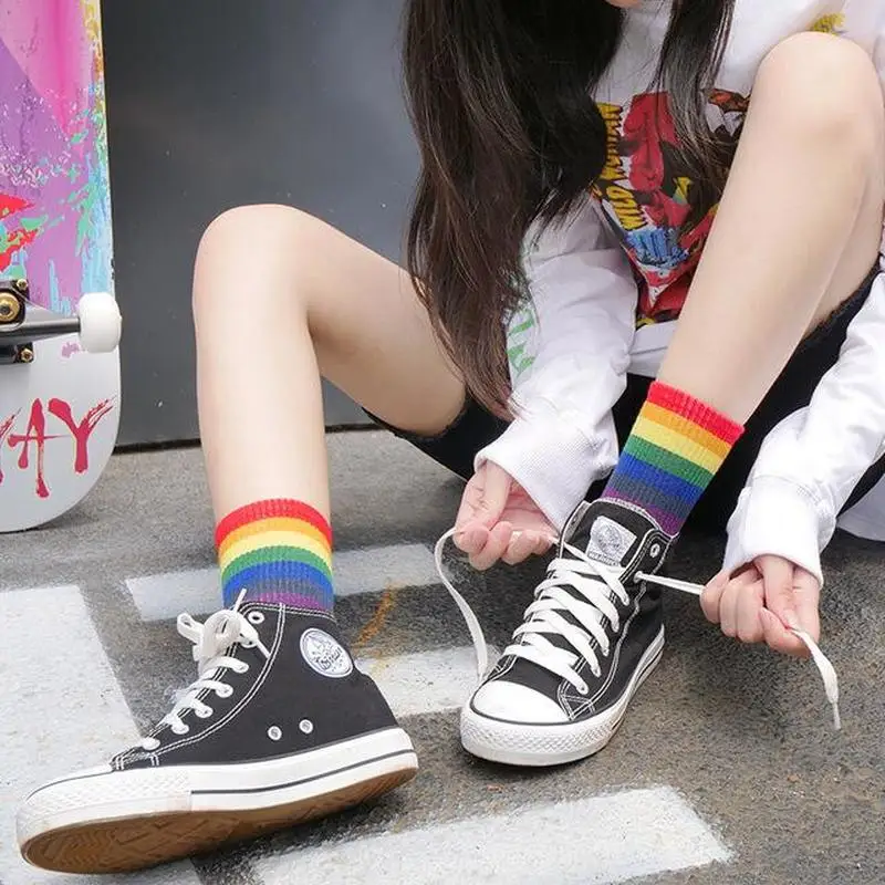 Chaussettes arc-en-ciel Harajuku pour femmes, chaussettes colorées hip hop de rue, style coréen, couleur bonbon, skateboard