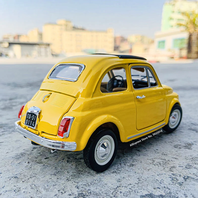 Bburago 1:24 1965 Fiat 500F yellow simulation alloy car model crafts decoration collection toy tools gift