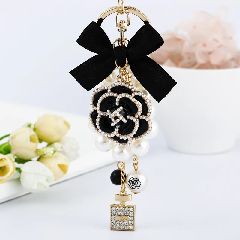 

Luxury Black Camellia Flower Bow Keychain Rhinestone Lock Umbrella Pendant Car Key Chain Ring Pendant For Bag