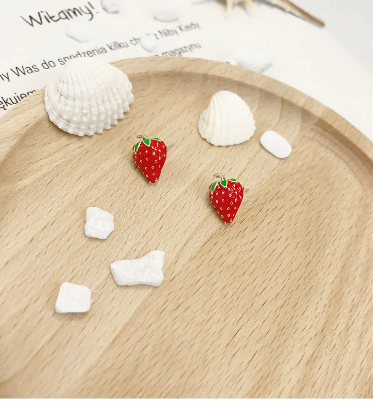 Acrylic Strawberry Earrings Fashion New Street Shooting Net Red Wild Small Cute Red Strawberry Fruit Earrings Women Wholesale