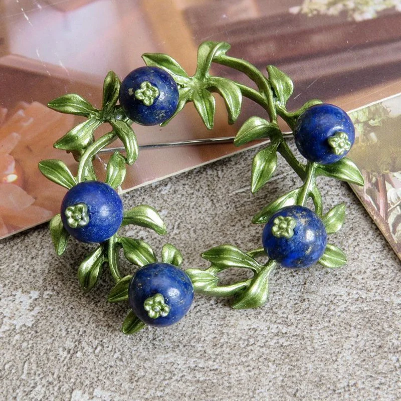 Creative Brand Design Wreath Leaf Brooch Fruits Hawthorn Brooch Flower Women Charm Jewelry