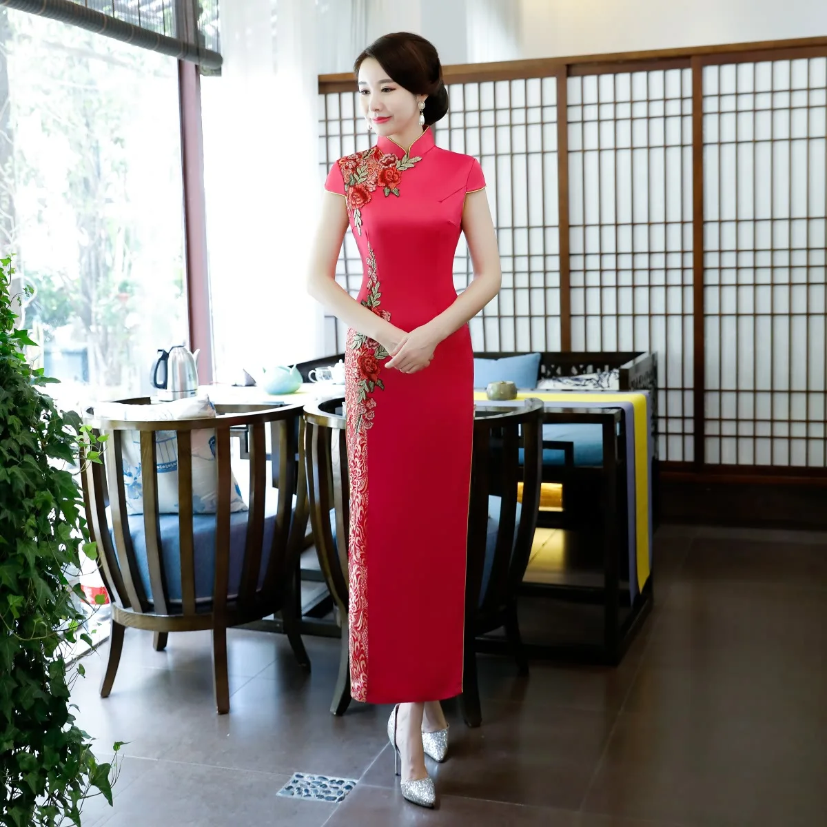 New Chinese Traditional Mandarin Collar Embroider Cheongsam Women Wedding Evening Party Dress Classic Button Qipao Novelty