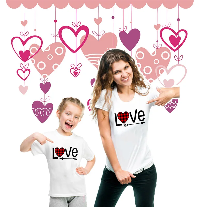 

1pcs Mommy and Me Valentine's Shirts Mama Daughter and Son Valentine T-Shirt Love Heart Printed Shirt Cute Valentine's Day Gift