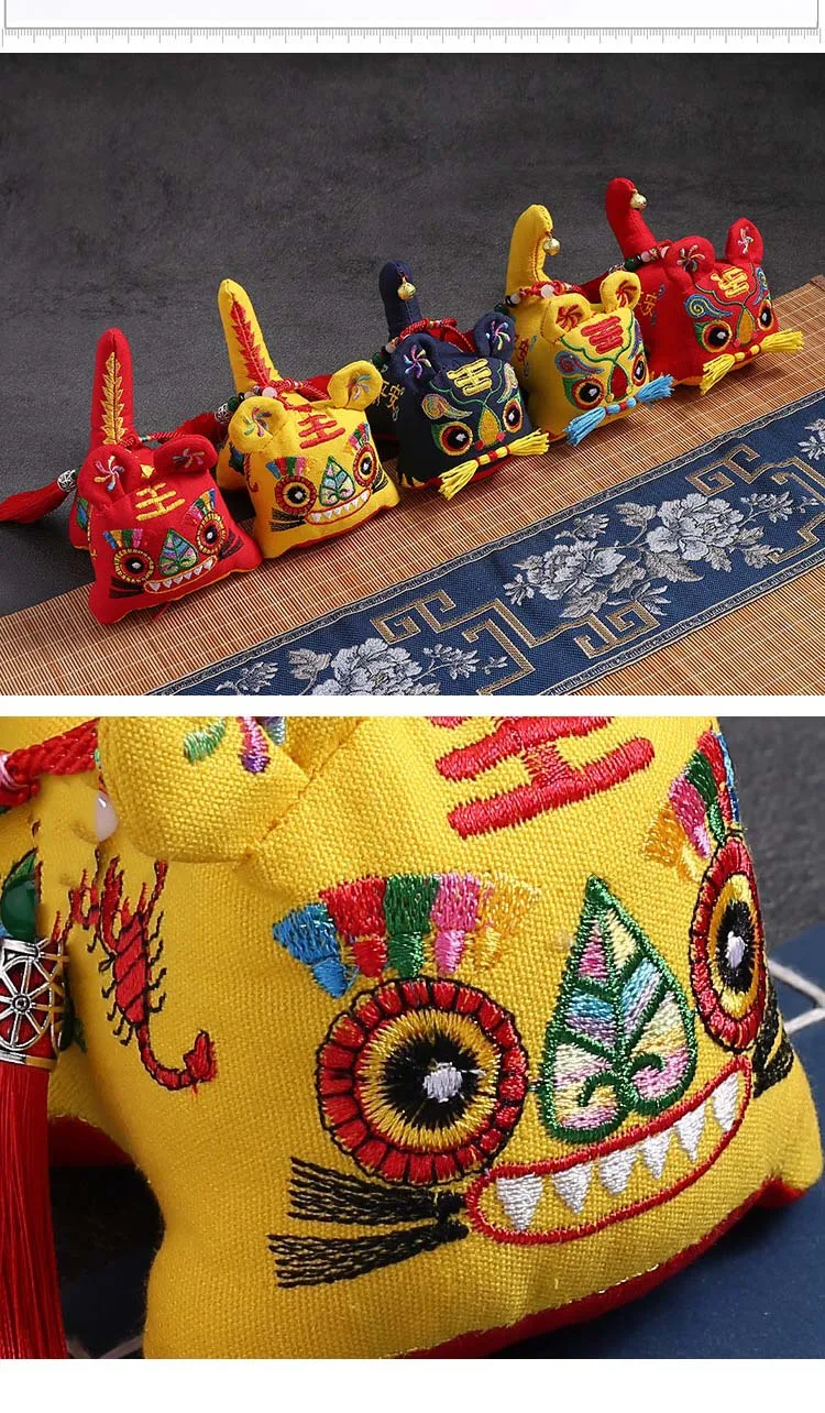 Chinesischen Traditionellen Tuch Stoff Tiger Puppe Glück Spielzeug Neue Jahr Neugeborenen Baby Geburtstag Geschenk Stickerei Ornamente Auto Anhänger – Detail 5