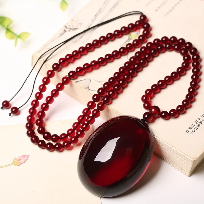 

Natural Burgundy Amber Beeswax Pendant Necklace Charm Jewellery Women's Hand-Carved Pendant for Women Men Fashion Accessories