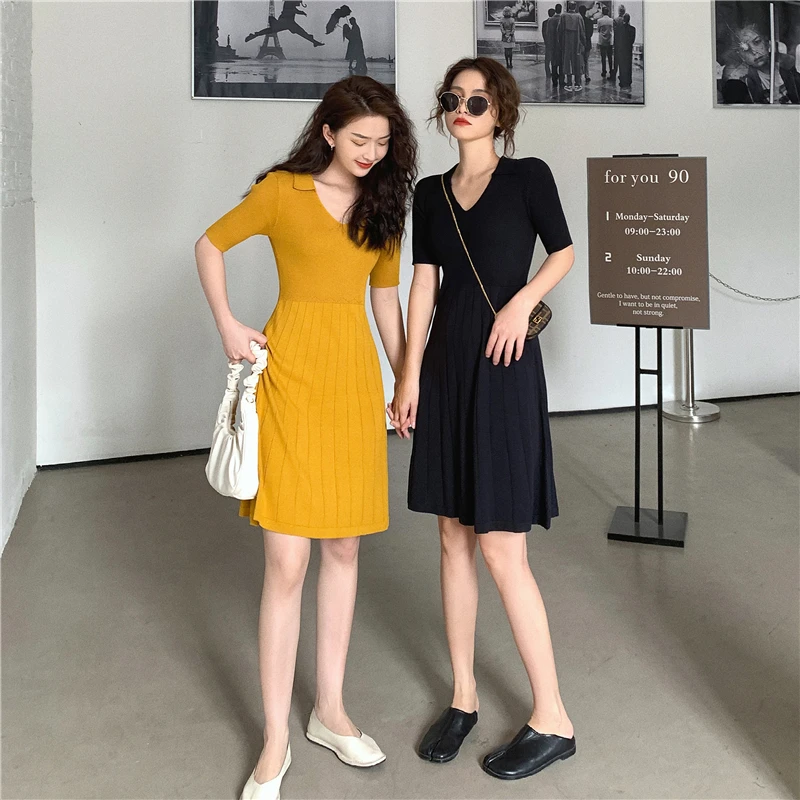 Knitted Dress Women 2021 Spring New French V-neck Short Sleeve Slim Thin Waist Knee Length Dress Solid Color Pullover Dress