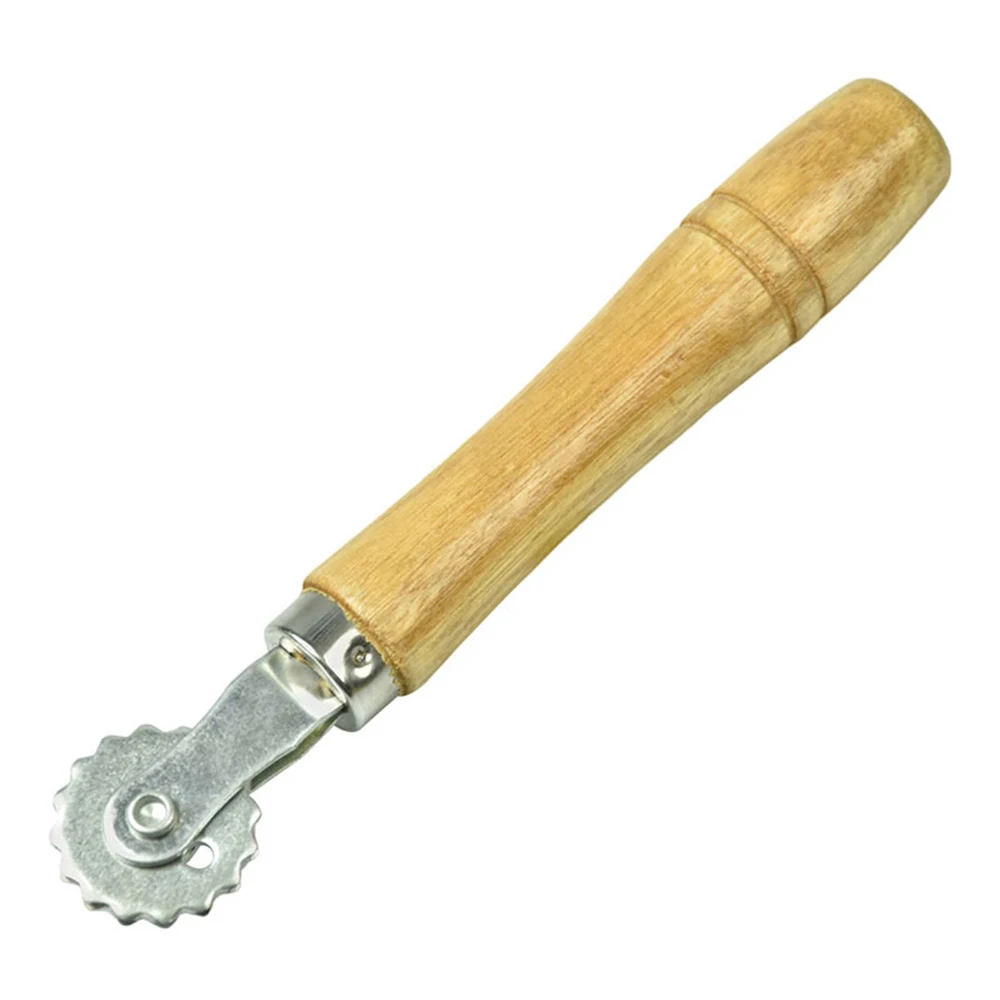 1PC 14.5cm Beekeeper Gear Embedding Device Beekeeping Essential Tools with Zinc Roller Wooden Handle Wire Embedder Total