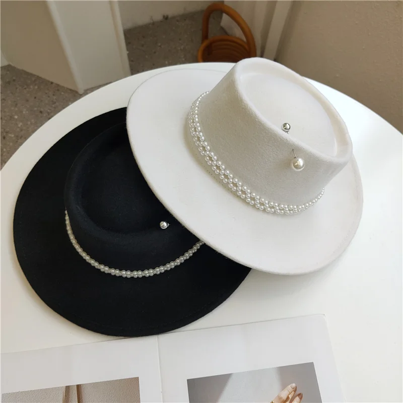 Women\'s Pearl Chain Fedora High Fashion with Pearl Pins Bump Cap Black White Autumen Winter Ladies Fedoras Wide Brim Girl Hat