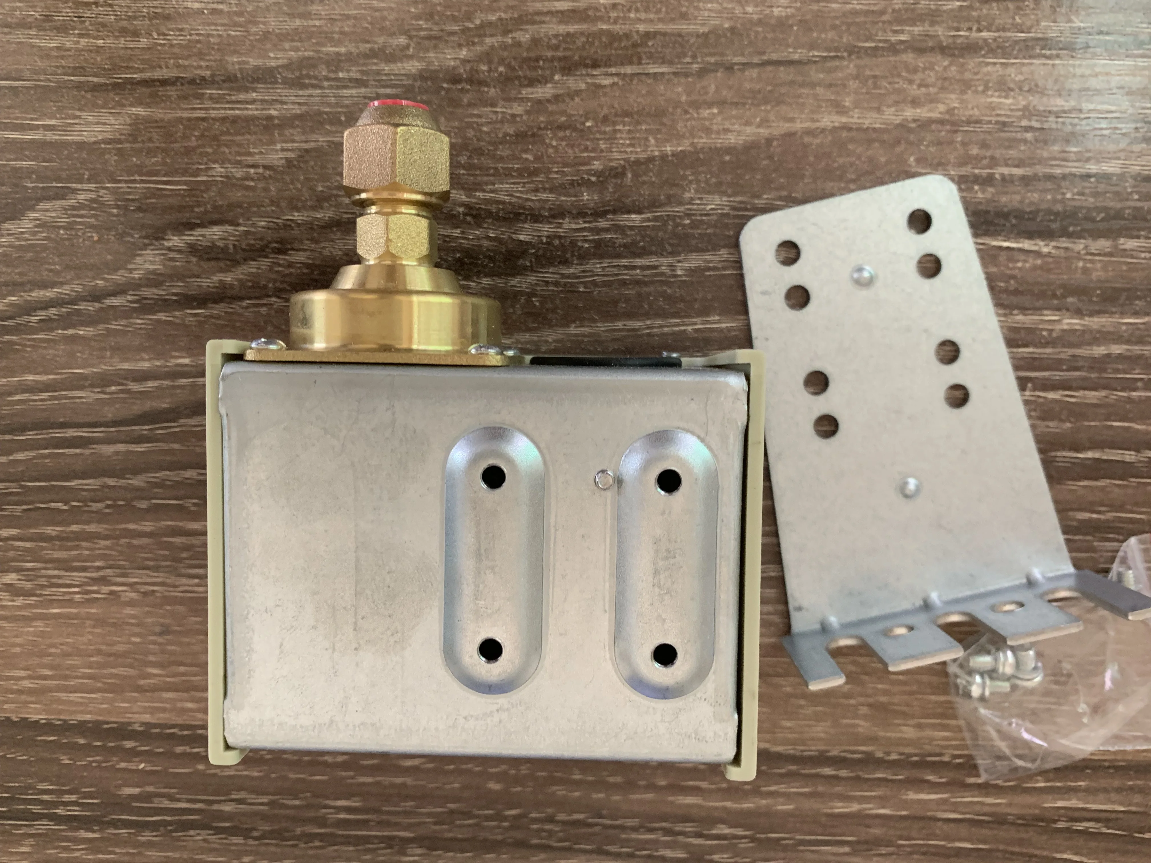 مفتاح ضغط 3s وحدة تحكم كهربائية واحدة HNS-206 العلامة التجارية الجديدة الأصلية كوريا حماية الجهد العالي والمنخفض