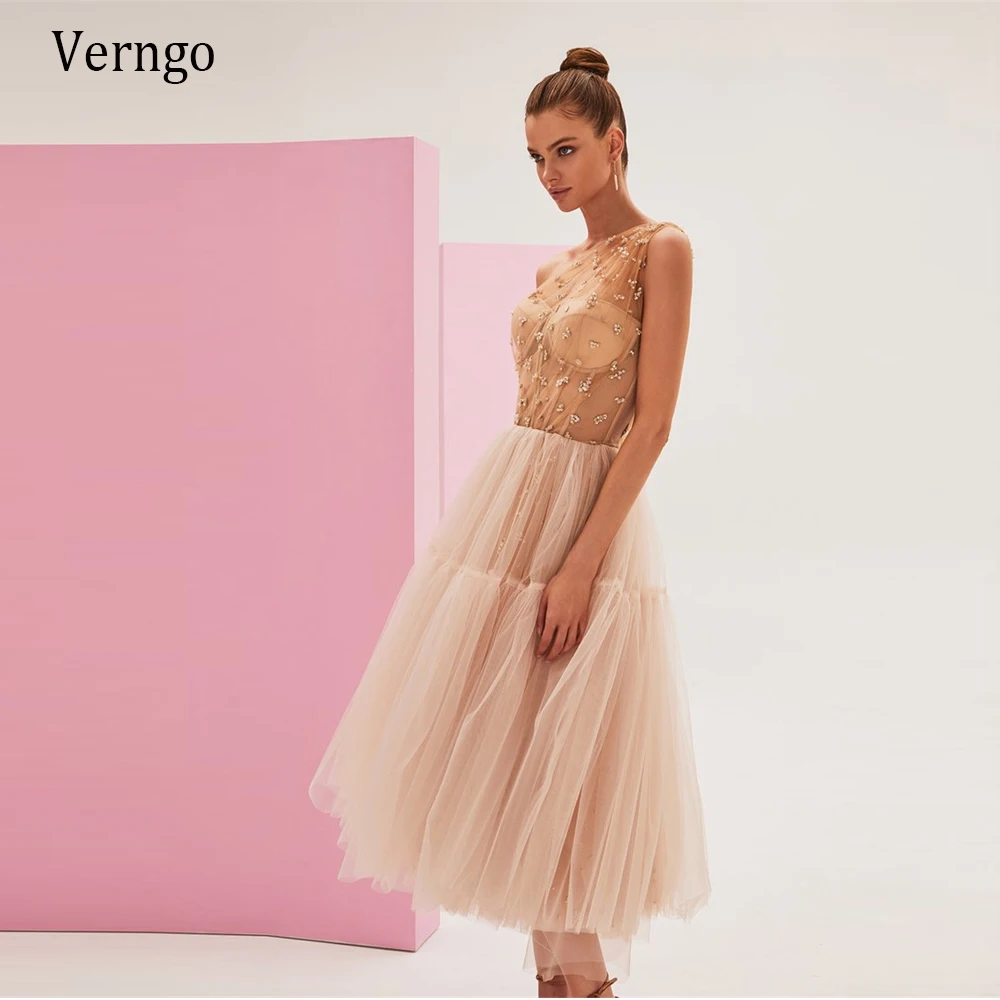 Verngo Beige Tulle สายสั้นชุดหนึ่งไหล่ลูกปัด Corset Lace-Up Puffy กระโปรง Ruffled ชาความยาวอย่างเป็นทางการ Gowns