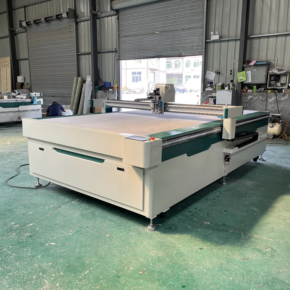 ROBOTEC Clothes Oscillating Knife Cutting Machine Textile Cutting Table Fabric Packing CNC Oscillatiing Knife Cut CNC Machine