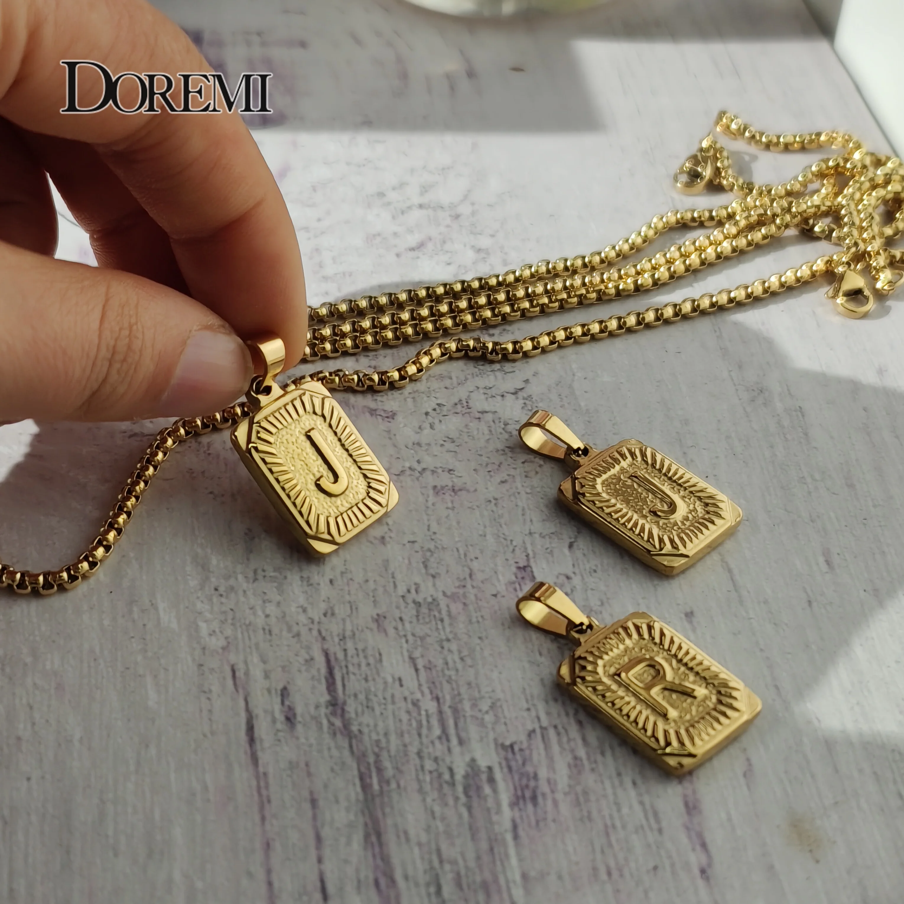 Edelstahl Initialen Anhänger Brief Name Halskette Für Frauen Männer Gold Farbe Platz Alphabet Charme Box Link Kette Paar Anhänger