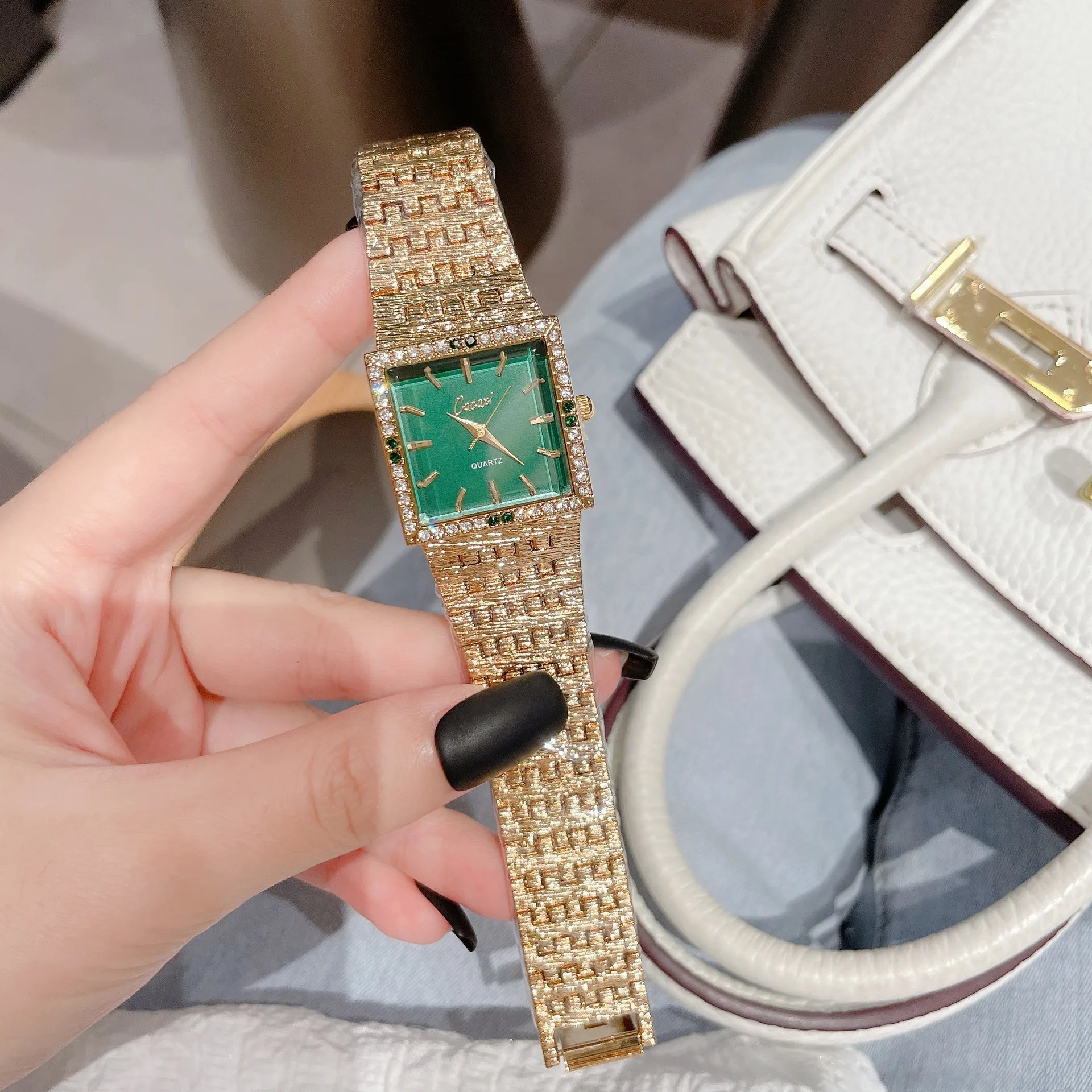 Ladies Fashion Watch Stainless Steel Band Luxury Diamond Diamond Green Square Dial Gold Watch